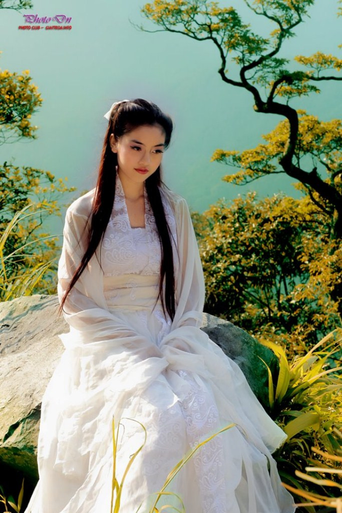 Cũng có lúc nàng e lệ, đẹp dịu dàng. Xem thêm: Cơn sốt "Thiên sứ 9X": Bản sao của Tăng Thanh Hà? Cũng có lúc nàng e lệ, đẹp dịu dàng. Xem thêm: Cơn sốt "Thiên sứ 9X": Bản sao của Tăng Thanh Hà?