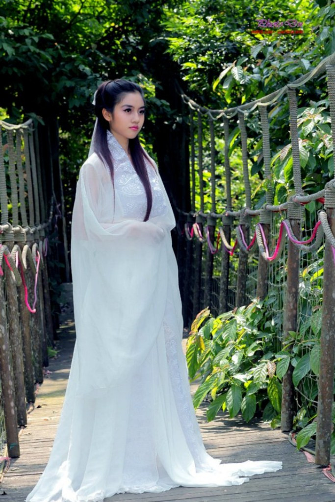 Lê Anh Thư hiện là sinh viên của trường Đại học Thăng Long Hà Nội. Những shoot hình này khiến chúng ta nghĩ đến nàng "Tiểu Long Nữ" Lưu Diệc Phi - Tuyệt sắc giai nhân của màn ảnh Hoa ngữ. Xem thêm: Cơn sốt "Thiên sứ 9X": Bản sao của Tăng Thanh Hà? Lê Anh Thư hiện là sinh viên của trường Đại học Thăng Long Hà Nội. Những shoot hình này khiến chúng ta nghĩ đến nàng "Tiểu Long Nữ" Lưu Diệc Phi - Tuyệt sắc giai nhân của màn ảnh Hoa ngữ. Xem thêm: Cơn sốt "Thiên sứ 9X": Bản sao của Tăng Thanh Hà?