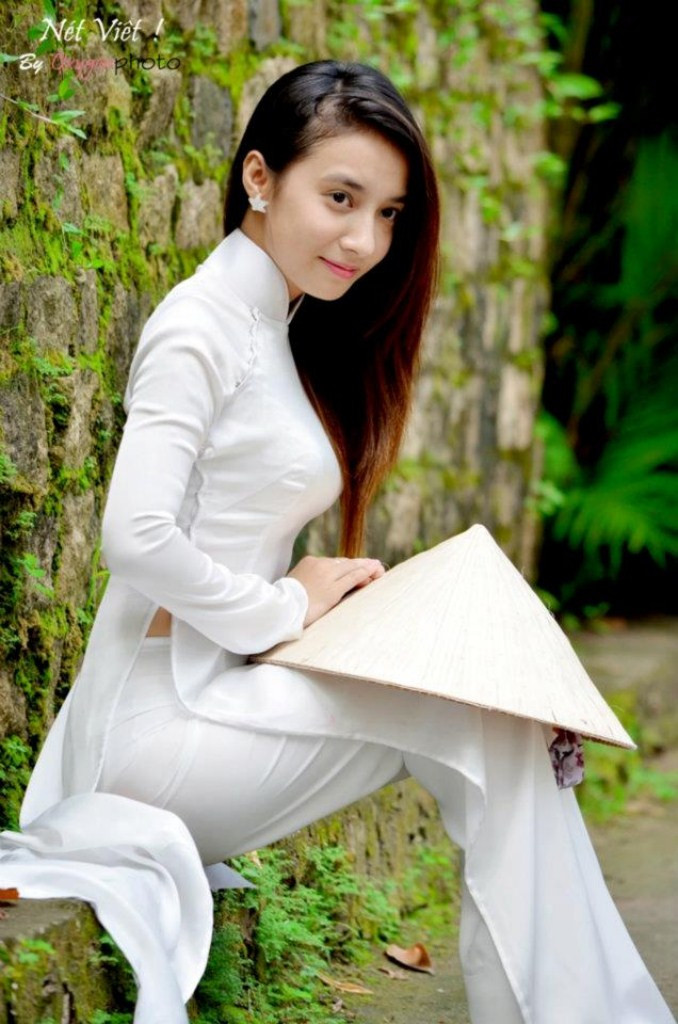 Sinh ra trên mảnh đất Cố đô giàu truyền thống, sự giáo dục của gia đình Sương học được từ mẹ nhiều điều và đó cũng là lý do Sương rất thích "nữ công gia chánh"