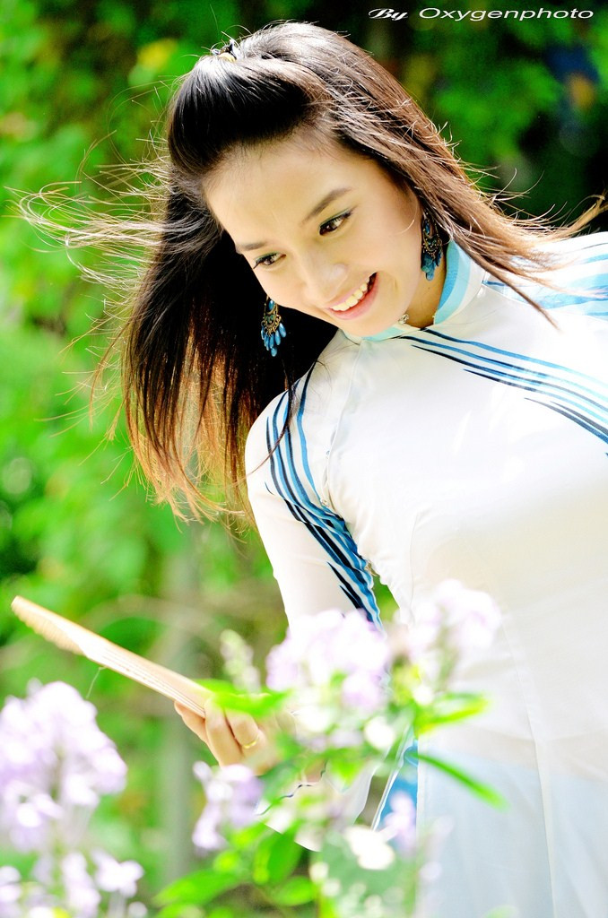 Gương mặt khả ái và vóc dáng lý tưởng Thu Sương cũng tham gia nhiều cuộc thi tôn vinh vẻ đẹp Việt như cuộc thi "Gương mặt sinh viên 2011", lọt vào top 10 cuộc thi Miss Nikonvn 2012