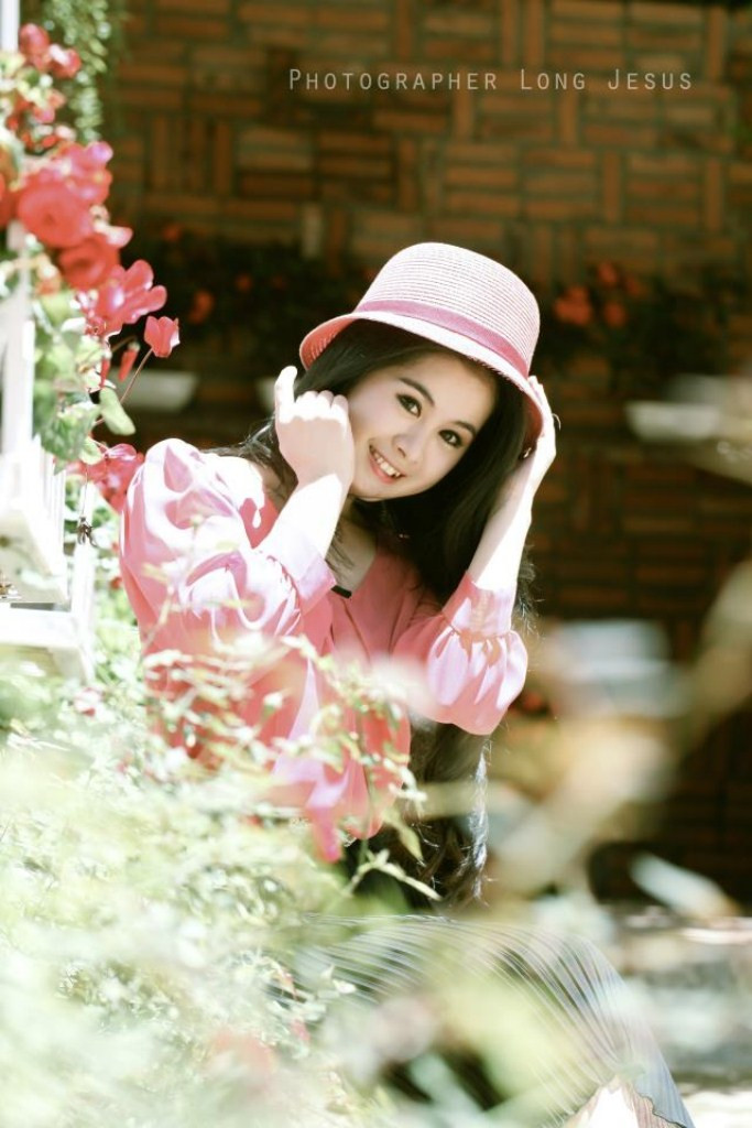 Bùi Thị Ngọc Trúc sinh năm 1990, cô nữ sinh năm cuối vừa tốt nghiệp Đại học Đà Lạt với kết quả khá tốt như mong đợi Bùi Thị Ngọc Trúc sinh năm 1990, cô nữ sinh năm cuối vừa tốt nghiệp Đại học Đà Lạt với kết quả khá tốt như mong đợi