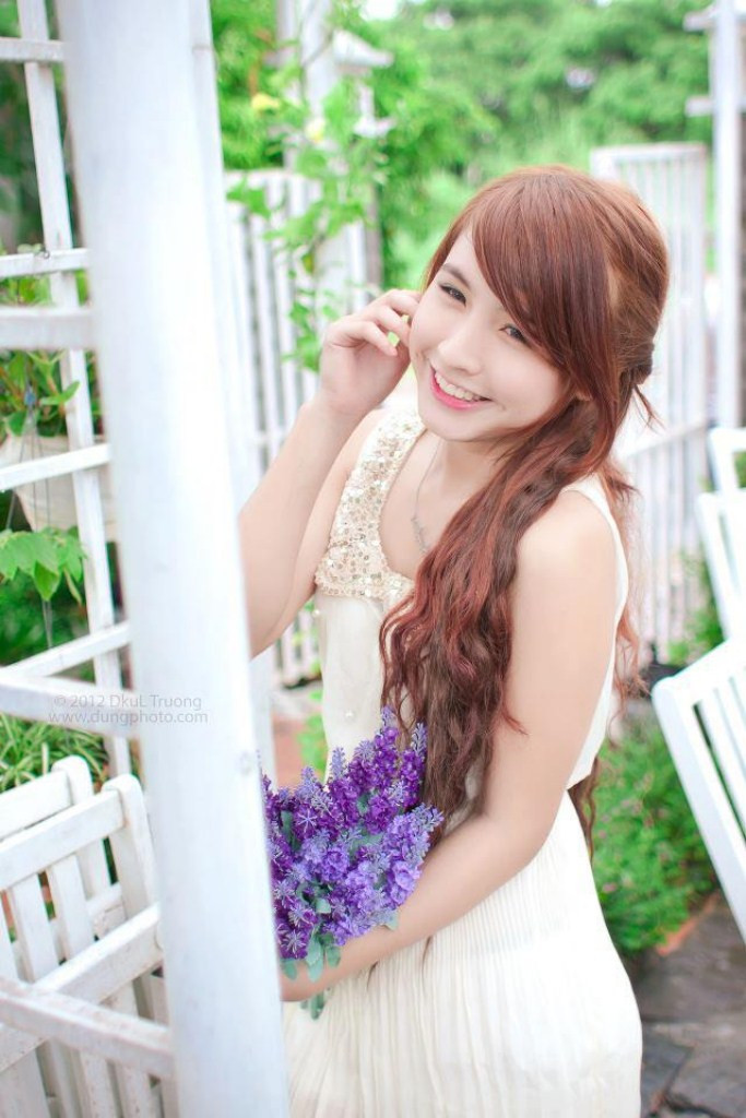 Nụ cười khiến phái mạnh ..."chao đảo". Xem thêm: Cơn sốt 'thiên sứ 9X': Đẹp hơn cả mỹ nhân dao kéo