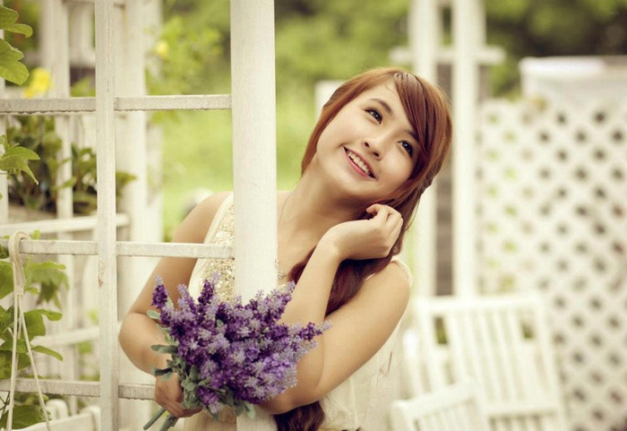 Trong những shoot hình lung linh này trông Vân như một cô công chúa bé nhỏ trong lâu đài cổ tích. Xem thêm: Cơn sốt 'thiên sứ 9X': Đẹp hơn cả mỹ nhân dao kéo