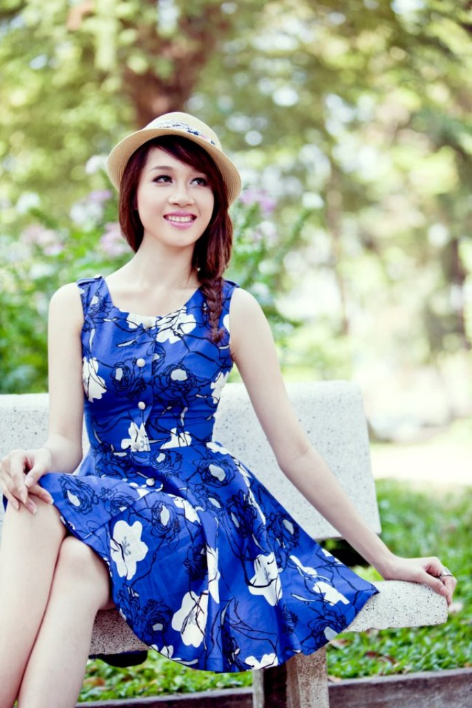 Gương mặt tươi đẹp, nụ cười sáng bừng khiến ai cũng phải ngỡ ngàng trước nhan sắc kiều diễm đó mà không khỏi xao xuyến và có chút ghen tỵ. Xem thêm: Cơn sốt 'thiên sứ 9X': Hotgirl Hàn Quốc cũng phải "chào thua"