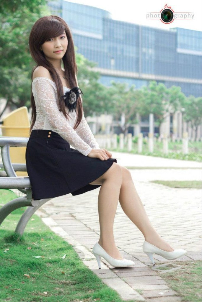 Thùy Linh từng tham gia cuộc thi Miss Tài chính - Ngân hàng của trường, tuy chỉ lọt vào top 10 nhưng đối với Linh đó là cơ hội để học hỏi, giao lưu, kết bạn và giúp Linh tự tin hơn rất nhiều trong cuộc sống