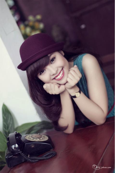 Ngoài thời gian rỗi Phụng thường thích chơi cầu lông và bơi lội vừa rèn sức khỏe vừa giải tỏa strees và đặc biệt là cảm thấy vui vẻ, bớt căng thẳng hơn