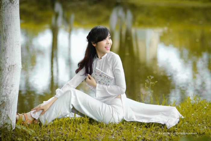 Đam mê nghệ thuật, Kim Phụng nuôi dưỡng ước mơ trở thành người mẫu chuyên nghiệp và đang dần trở thành người mẫu ảnh, được nhiều lời mời chụp hình cho các shop thời trang và báo Mực Tím