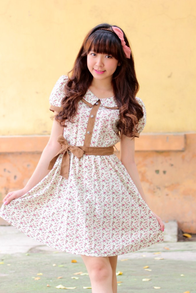 Cuộc sống của một sinh viên xa nhà gặp nhiều khó khăn, tuy nhiên đối với Kim Oanh, cô bạn nghĩ rằng chỉ cần đam mê và sự nỗ lực thì sẽ đến được đích mình mong ước và "Cuộc sống là không chờ đợi", vì vậy hãy cố gắng thật nhiều để không phải hối hận Cuộc sống của một sinh viên xa nhà gặp nhiều khó khăn, tuy nhiên đối với Kim Oanh, cô bạn nghĩ rằng chỉ cần đam mê và sự nỗ lực thì sẽ đến được đích mình mong ước và "Cuộc sống là không chờ đợi", vì vậy hãy cố gắng thật nhiều để không phải hối hận