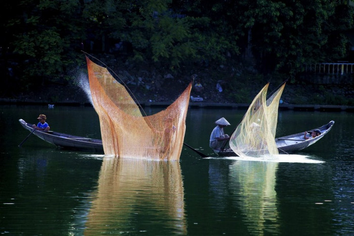 Những nghệ nhân trên bến nước, ven bờ... Những nghệ nhân trên bến nước, ven bờ...