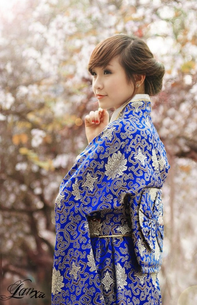 Vân Anh đam mê nghề mẫu ảnh và nghĩ rằng mình sẽ theo đuổi đến cùng, tuy nhiên ở thời điểm này cô bạn đang cố gắng học thật tốt, có nghề nghiệp ổn định sau khi ra trường, rồi mới tiếp tục đam mê làm mẫu ảnh. Vân Anh đam mê nghề mẫu ảnh và nghĩ rằng mình sẽ theo đuổi đến cùng, tuy nhiên ở thời điểm này cô bạn đang cố gắng học thật tốt, có nghề nghiệp ổn định sau khi ra trường, rồi mới tiếp tục đam mê làm mẫu ảnh.