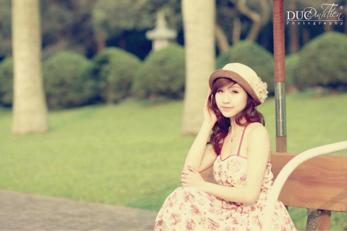 Gia đình là nền tảng vững chắc và tin cậy nhất đối với Vân, trong gia đình cô bạn thần tượng cả bố và mẹ. Bố thường động viên, hỏi han và giúp Vân học tập, mẹ thường lắng nghe mọi tâm sự buồn vui, khuyên răn, dạy dỗ Vân bằng tất cả tình yêu. Gia đình là nền tảng vững chắc và tin cậy nhất đối với Vân, trong gia đình cô bạn thần tượng cả bố và mẹ. Bố thường động viên, hỏi han và giúp Vân học tập, mẹ thường lắng nghe mọi tâm sự buồn vui, khuyên răn, dạy dỗ Vân bằng tất cả tình yêu.