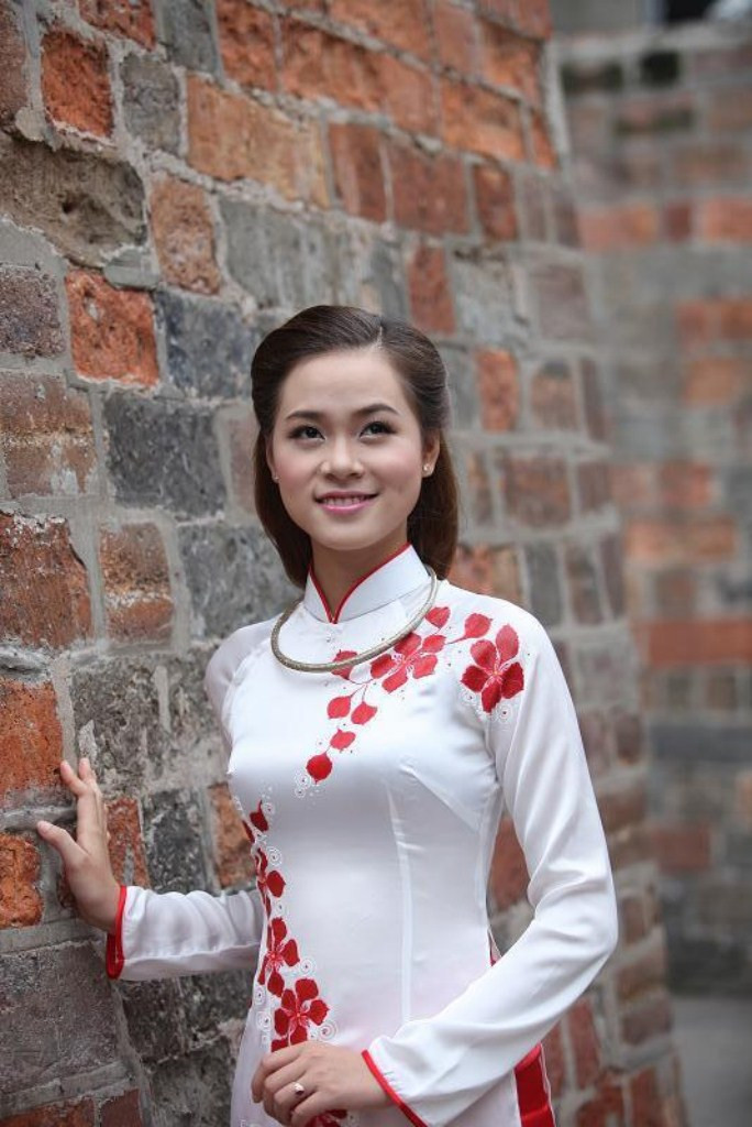 Gia đình, đặc biệt là mẹ luôn bên cạnh quan tâm và động viên đến việc học của Thảo, là người chia sẻ, là chỗ dựa vững chắc giúp Thảo khi vui khi buồn Gia đình, đặc biệt là mẹ luôn bên cạnh quan tâm và động viên đến việc học của Thảo, là người chia sẻ, là chỗ dựa vững chắc giúp Thảo khi vui khi buồn