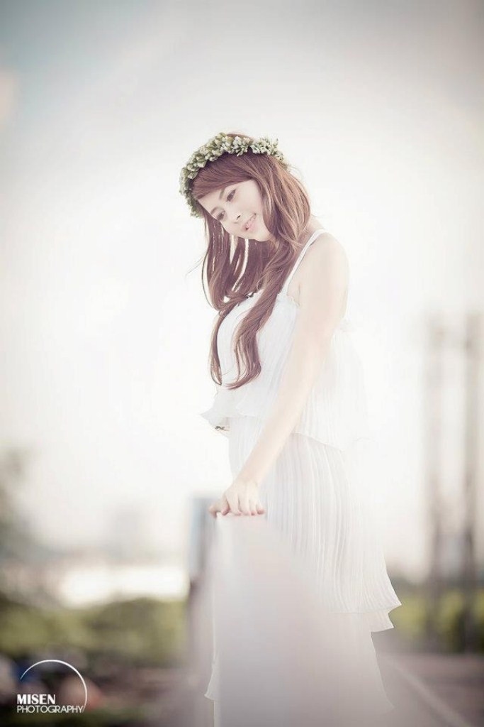 Xem thêm: Cơn sốt 'thiên sứ 9X': Cô bé răng khểnh làm say đắm lòng ai... Xem thêm: Cơn sốt 'thiên sứ 9X': Cô bé răng khểnh làm say đắm lòng ai...