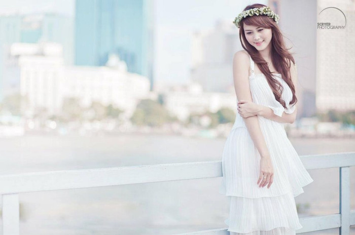 Xem thêm: Cơn sốt 'thiên sứ 9X': Cô bé răng khểnh làm say đắm lòng ai... Xem thêm: Cơn sốt 'thiên sứ 9X': Cô bé răng khểnh làm say đắm lòng ai...