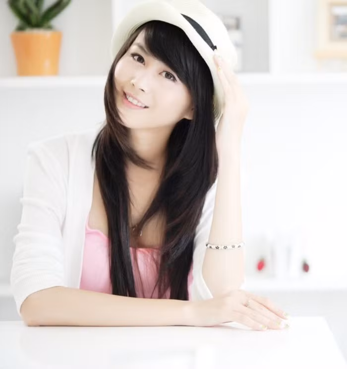 Xem thêm: Cơn sốt 'thiên sứ 9X': Cô bé răng khểnh làm say đắm lòng ai... Xem thêm: Cơn sốt 'thiên sứ 9X': Cô bé răng khểnh làm say đắm lòng ai...