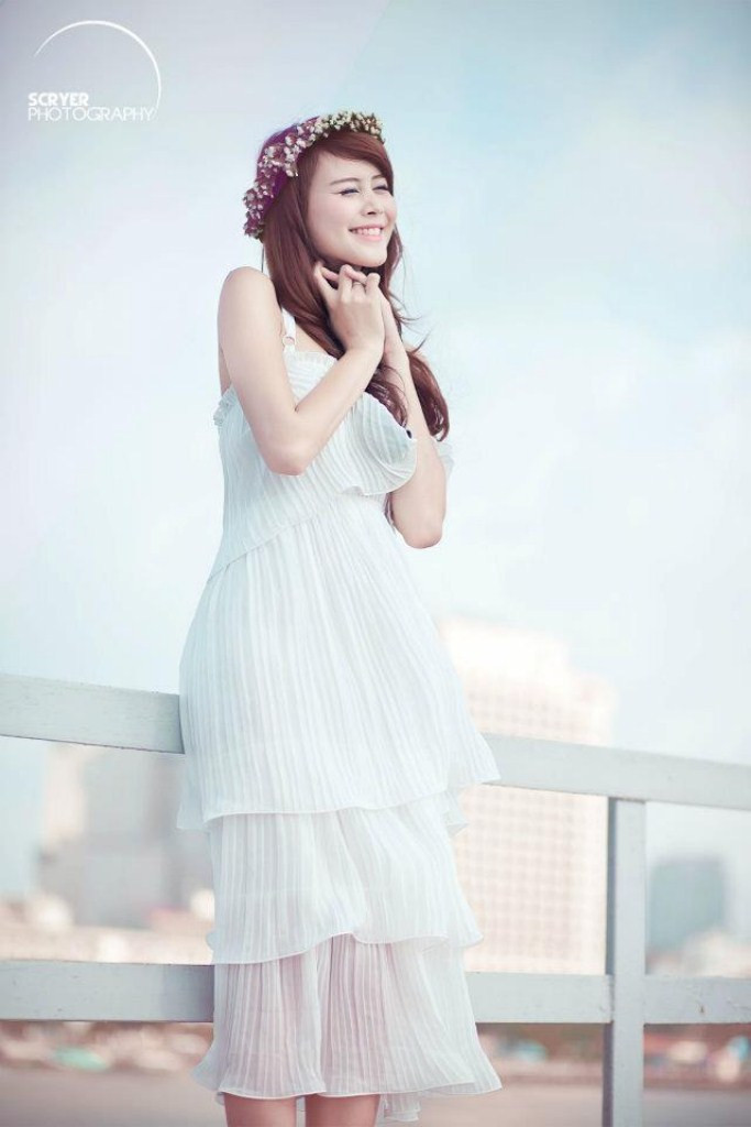 Vóc dáng mảnh mai, yêu kiều,, cùng làn da trắng xinh Bảo Duy luôn thu hút mọi ánh nhìn, không biết cô nàng làm xao xuyến trái tim bao nhiêu chàng trai?. Xem thêm: Cơn sốt 'thiên sứ 9X': Cô bé răng khểnh làm say đắm lòng ai... Vóc dáng mảnh mai, yêu kiều,, cùng làn da trắng xinh Bảo Duy luôn thu hút mọi ánh nhìn, không biết cô nàng làm xao xuyến trái tim bao nhiêu chàng trai?. Xem thêm: Cơn sốt 'thiên sứ 9X': Cô bé răng khểnh làm say đắm lòng ai...