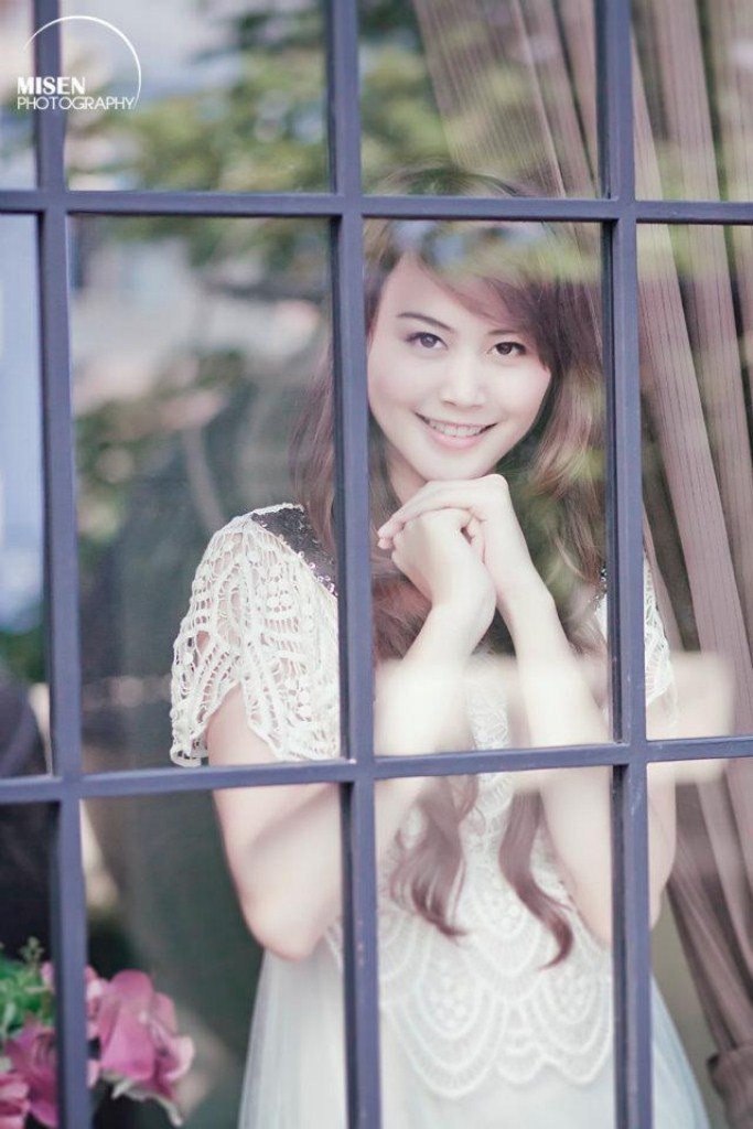 Xem thêm: Cơn sốt 'thiên sứ 9X': Cô bé răng khểnh làm say đắm lòng ai... Xem thêm: Cơn sốt 'thiên sứ 9X': Cô bé răng khểnh làm say đắm lòng ai...