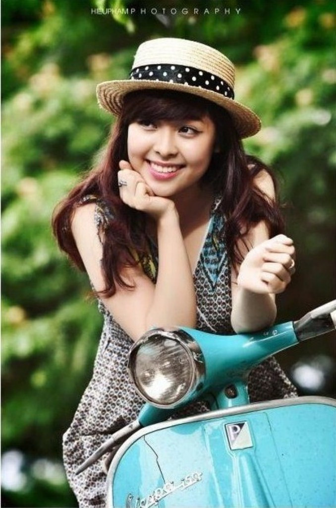 Nhẹ nhàng, quý phái và sang trọng. Nhẹ nhàng, quý phái và sang trọng.