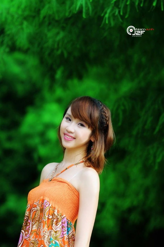 Nụ cười và đôi mắt như mê hoặc... Xem thêm: Cơn sốt "Thiên sứ 9X": Xinh như nàng Bạch Tuyết giữa rừng hoa Nụ cười và đôi mắt như mê hoặc... Xem thêm: Cơn sốt "Thiên sứ 9X": Xinh như nàng Bạch Tuyết giữa rừng hoa