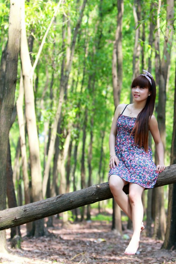 Chiếc váy hoa họa tiết đơn giản, dễ thương