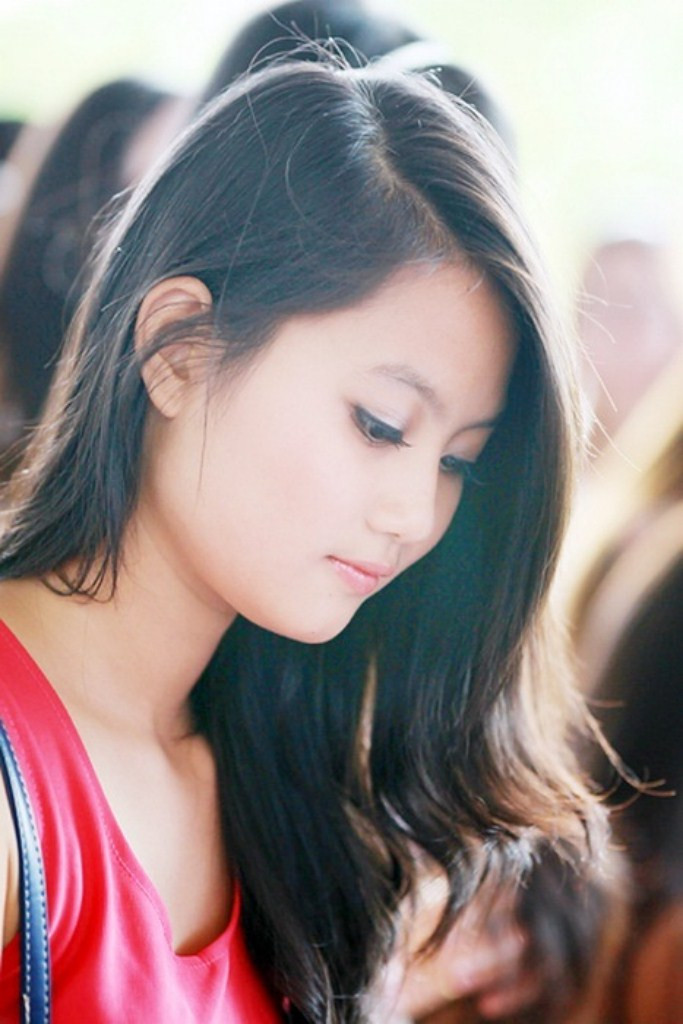 Ngoài thời gian học tập trên lớp, Thu Hà rất năng nổ trong tham gia các hoạt động tình nguyện và các hoạt động Đoàn của trường, lớp, bởi cô bạn thấy được bản thân mình năng động hơn, sống nhiệt huyết hơn và cảm nhận được cuộc sống có rất nhiều điều mới mẻ và bổ ích hơn... Ngoài thời gian học tập trên lớp, Thu Hà rất năng nổ trong tham gia các hoạt động tình nguyện và các hoạt động Đoàn của trường, lớp, bởi cô bạn thấy được bản thân mình năng động hơn, sống nhiệt huyết hơn và cảm nhận được cuộc sống có rất nhiều điều mới mẻ và bổ ích hơn...