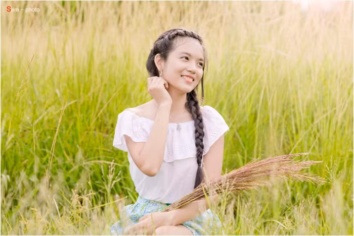 Đan Khanh có sở thích nghe nhạc, chụp hình, shopping và chơi cầu lông cùng bạn những khi rảnh rỗi