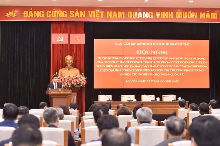 Ban cán sự đảng Bộ Giáo dục và Đào tạo đã chủ trì phối hợp chặt chẽ với Ban Tuyên giáo Trung ương và các cơ quan liên quan tổ chức tổng kết 10 năm thực hiện Nghị quyết 29