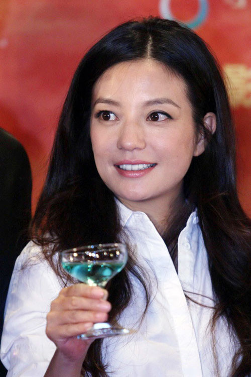 Triệu Vy trẻ trung, sexy trong bữa tiệc mừng thắng lợi của Họa bì 2 Triệu Vy trẻ trung, sexy trong bữa tiệc mừng thắng lợi của Họa bì 2