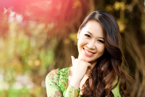 Mới đây, Dương Thùy Linh có chuyến công tác ở Sài Gòn. Sau khi hoàn tất công việc, cô được ê kíp của stylist Tân Đà Lạt hỗ trợ thực hiện bộ ảnh mới.