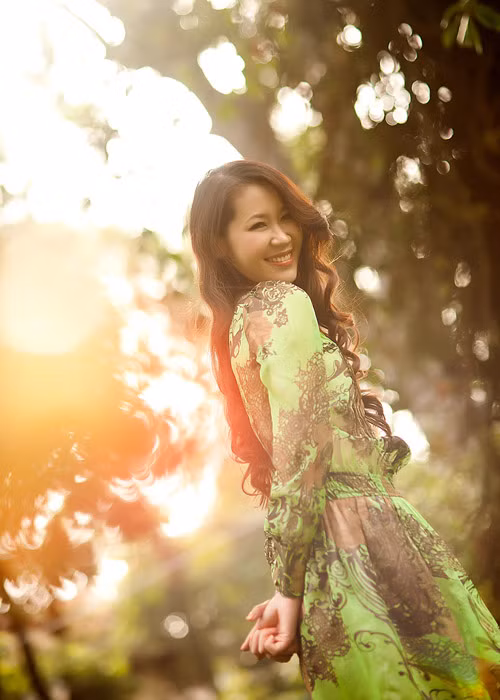 Cô cũng từng lấn sân sang lĩnh vực phim truyền hình.