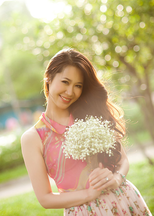 Bộ ảnh của Dương Thùy Linh do stylist Tân Đà Lạt thực hiện, với sự hỗ trợ của chuyên gia trang điểm Dũng Phan và trang phục của nhà thiết kế Louis.