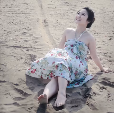 Hương Tràm là con nhà nòi. Cô có ba là NSƯT Tiến Dũng và anh trai là Sao mai 2010 Phạm Tiến Mạnh