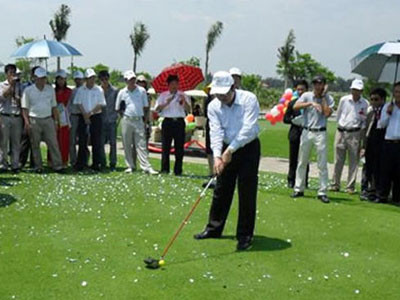Xét cho đến cùng việc cấm lãnh đạo chơi golf cũng là thể hiện sự "đột phá" vì ích nước, lợi dân,