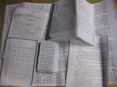 Theo chị Tr: "Khi thi nhiều thí sinh mang tài liệu và nhiều người trong số họ sử dụng dụng tài liệu".