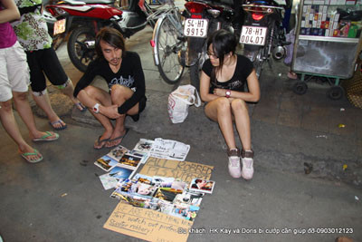 Hai du khách người Hong Kong này đang rất cần sự giúp đỡ để tim lại giấy tờ (Ảnh : Wordpress) Hai du khách người Hong Kong này đang rất cần sự giúp đỡ để tim lại giấy tờ (Ảnh : Wordpress)