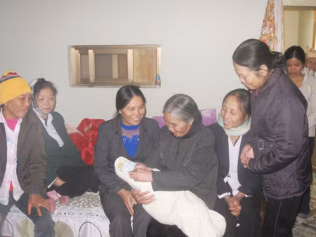 Mọi người đều cầu mong cho cậu bé Trường Hà sau khi thoát khỏi "nguy hiểm" đầu đời sẽ gặp nhiều may mắn, hay ăn, chóng lớn và khi lớn lên sẽ trở thành một người có ích cho xã hội, đất nước.