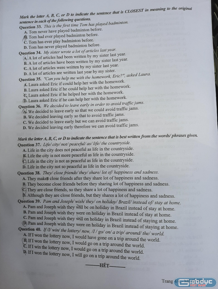 Đề thi môn tiếng Anh vào 10 ở Hà Nội (mã đề 002). Ảnh: Trần Lý