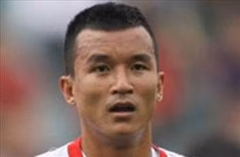 MAI TIẾN THÀNH VISSAI NINH BÌNH ĐINH VĂN TA VISSAI NINH BÌNH HECTOR HUGHTON SL NGHỆ AN NGUYỄN TRỌNG HOÀNG SL NGHỆ AN Mai Tiến Thành và Đinh Văn Ta là hai cầu thủ chơi hay nhất của XM The Vissai Ninh Bình ở trận hòa 3-3 trước Thanh Hóa ở vòng đấu vừa qua. Tiến Thành đã thực hiện hai đường kiến tạo thành bàn, trong khi đó cầu thủ nhập tịch Văn Ta sở hữu hai bàn thắng ở trận này. Cả hai đều xứng đáng góp mặt trong ĐHTB của vòng đấu. Bộ đôi tiền vệ còn lại góp mặt ở ĐHTB vòng này là Hector Hughton và Trọng Hoàng của SLNA. Cả hai đều chơi rất nổi bật ở trận "đại chiến" với Hà Nội T&T. Trọng Hoàng là người ghi bàn mở tỉ số cho SLNA, còn Hector là người giành lại một điểm cho đội bóng xứ Nghệ khi ghi bàn gỡ hòa 2-2 ở những phút cuối trận.