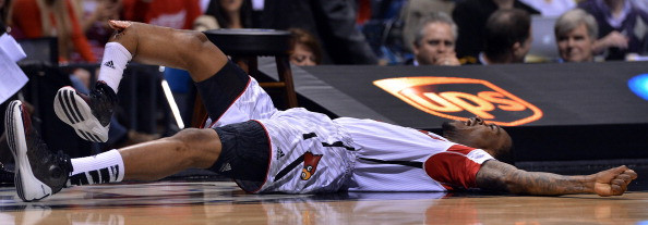 Kevin năm nay mới 20 tuổi và hiện đang là sinh viên năm 2 của trường Đại học Louisville. Kevin năm nay mới 20 tuổi và hiện đang là sinh viên năm 2 của trường Đại học Louisville.