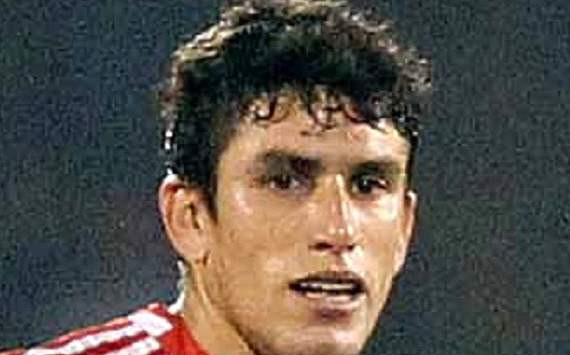 ABASS DIENG THANH HÓA GONZALO MARRONKLE HÀ NỘI T&T GILBERTO FORTUNATO XM VICEM HẢI PHÒNG Abass Dieng chính là chìa khóa giúp Thanh Hóa thăng hoa ở đầu mùa giải 2013. Ở trận gặp V.Ninh Bình vừa qua, anh lại sắm vai người hùng khi trực tiếp ghi một bàn thắng và hai lần kiến tạo thành bàn, mang về một điểm cho đội bóng xứ Thanh. Với hai bàn thắng vào lưới SLNA, trong đó có một siêu phẩm ngoạn mục, Gonzalo cũng rất xứng đáng được xướng tên trong ĐHTB vòng đấu này. Còn với Gilberto, anh đã chứng minh mình không phải là bản hợp đồng kém giá trị khi trực tiếp ghi một bàn thắng và một lần kiến tạo thành bàn, mang về chiến thắng 2-0 cho XM Vicem Hải Phòng ngay trên sân Bình Dương. ABASS DIENG THANH HÓA GONZALO MARRONKLE HÀ NỘI T&T GILBERTO FORTUNATO XM VICEM HẢI PHÒNG Abass Dieng chính là chìa khóa giúp Thanh Hóa thăng hoa ở đầu mùa giải 2013. Ở trận gặp V.Ninh Bình vừa qua, anh lại sắm vai người hùng khi trực tiếp ghi một bàn thắng và hai lần kiến tạo thành bàn, mang về một điểm cho đội bóng xứ Thanh. Với hai bàn thắng vào lưới SLNA, trong đó có một siêu phẩm ngoạn mục, Gonzalo cũng rất xứng đáng được xướng tên trong ĐHTB vòng đấu này. Còn với Gilberto, anh đã chứng minh mình không phải là bản hợp đồng kém giá trị khi trực tiếp ghi một bàn thắng và một lần kiến tạo thành bàn, mang về chiến thắng 2-0 cho XM Vicem Hải Phòng ngay trên sân Bình Dương.