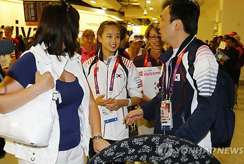 Cùng chiêm ngưỡng vẻ đẹp xinh xắn, dẻo dai của Sun Yan.