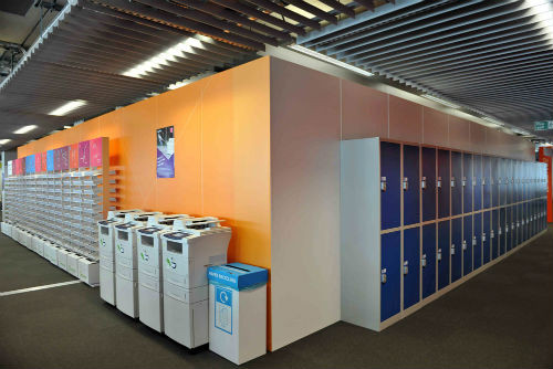 Đây là khu vực để máy Photos, tủ tài liệu và kết quả thi đấu các môn. Đây là khu vực để máy Photos, tủ tài liệu và kết quả thi đấu các môn.