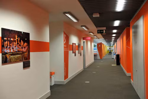 Và đây là hành lang khu PV ảnh.