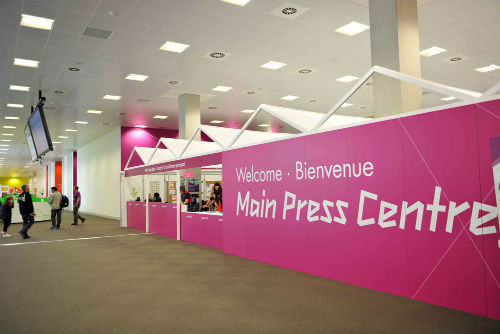 Còn đây là bên trong. Còn đây là bên trong.