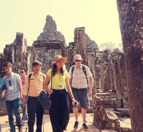 Việc lựa chọn Campuchia làm điểm xuất ngoại đầu xuân lần này ngoài việc cầu may mắn cũng là dịp mà cô thỏa mãn đam mê du lịch của một hoa hậu du lịch. Việc lựa chọn Campuchia làm điểm xuất ngoại đầu xuân lần này ngoài việc cầu may mắn cũng là dịp mà cô thỏa mãn đam mê du lịch của một hoa hậu du lịch.