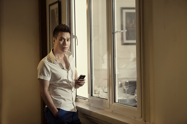 Từ sau lần đổ vỡ hôn nhân, kinh doanh thất bại, 4 năm qua, Việt Anh ngại tiếp xúc với truyền thông. Ảnh: Tô Thanh Tân. Từ sau lần đổ vỡ hôn nhân, kinh doanh thất bại, 4 năm qua, Việt Anh ngại tiếp xúc với truyền thông. Ảnh: Tô Thanh Tân.