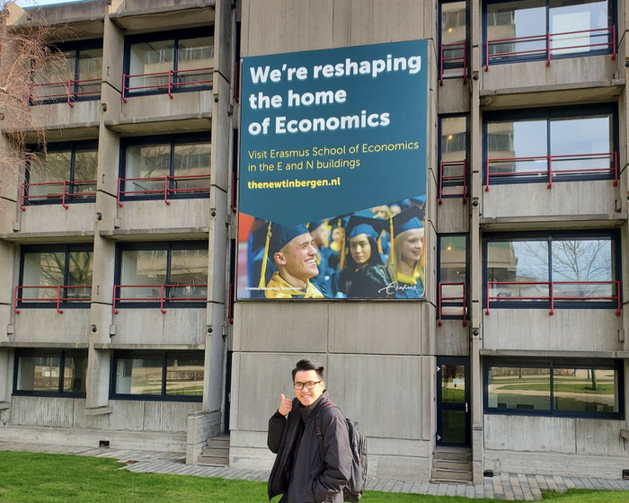 Hoàng Nguyễn Đình Long khi tham gia học thạc sĩ tại Hà Lan theo chương trình bằng đôi (Double Degree Programme) liên kết giữa Trường Đại học Kinh tế Thành phố Hồ Chí Minh và Đại học Erasmus Rotterdam Hà Lan (Ảnh: NVCC). Hoàng Nguyễn Đình Long khi tham gia học thạc sĩ tại Hà Lan theo chương trình bằng đôi (Double Degree Programme) liên kết giữa Trường Đại học Kinh tế Thành phố Hồ Chí Minh và Đại học Erasmus Rotterdam Hà Lan (Ảnh: NVCC).