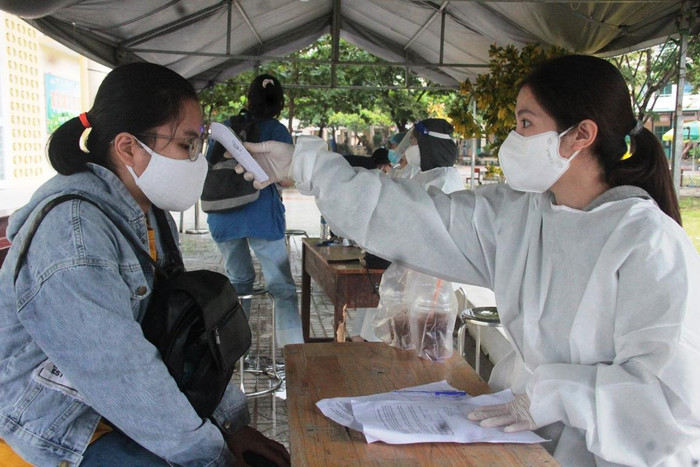 Học sinh khối 12 ở Đà Nẵng sẽ đi học trực tiếp vào ngày 22/11 sau khi đã tiêm vắc xin. Ảnh: AN Học sinh khối 12 ở Đà Nẵng sẽ đi học trực tiếp vào ngày 22/11 sau khi đã tiêm vắc xin. Ảnh: AN