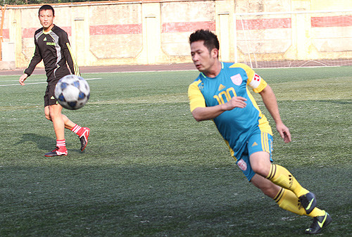 Bằng Kiều thi đấu khá xông xáo... Bằng Kiều thi đấu khá xông xáo...