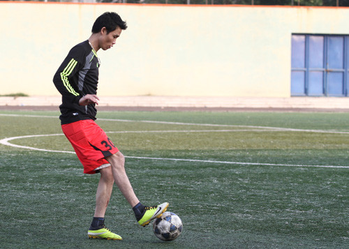 Hiệp Gà cũng trổ tài chơi bóng... Hiệp Gà cũng trổ tài chơi bóng...